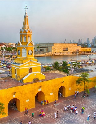 Cartagena via Latam